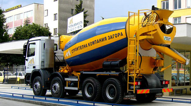 Бетоновоз на Строителна компания ЗАГОРА при доставка на бетон в Стара Загора